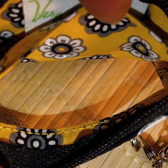 NWOT Vera Bradley Black and Yellow Bird Floral Zip ID Case (Retired Print) - Picture 5 of 5